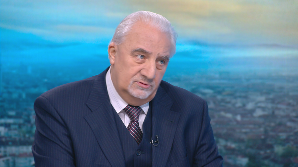 Муравей Радев: И държавните бензиностанции, и намаляването на ДДС са грешка