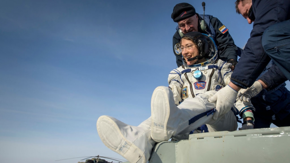 Кристина Кох се върна на Земята след 328 дни в Космоса - най-дългият полет на жена