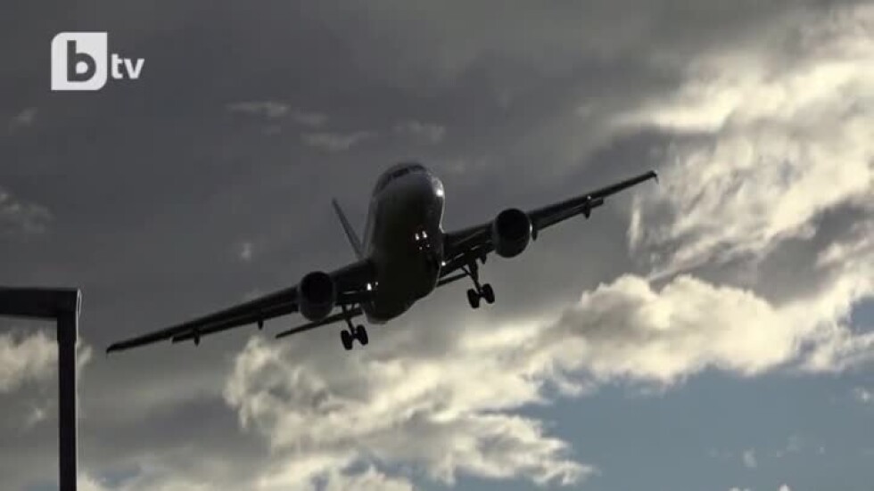 Eкстремно кацане на самолети заради бурята „Киара“ (ВИДЕО)