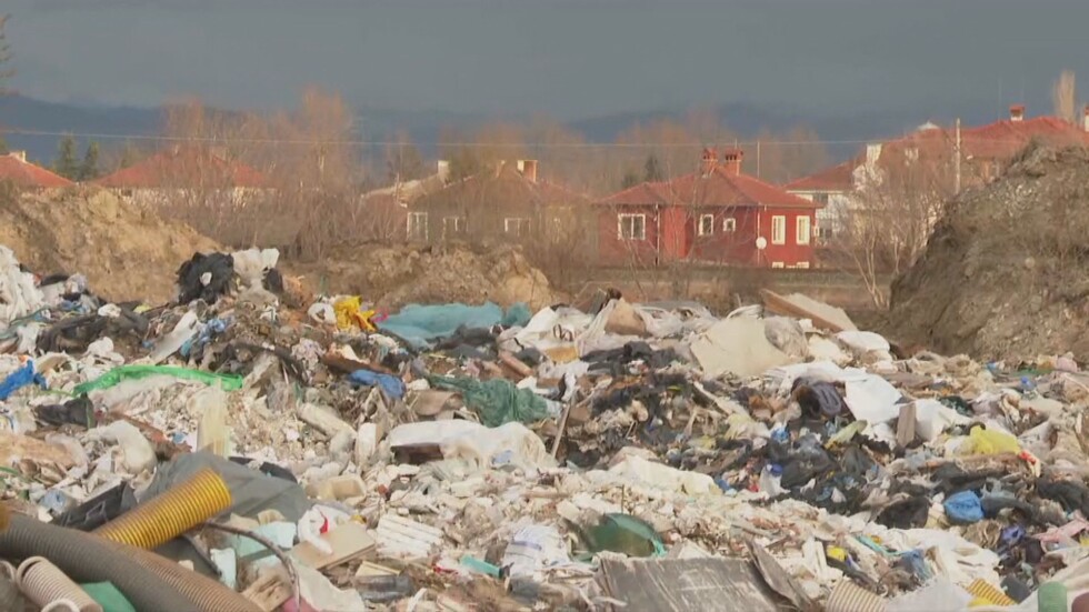 Опасност от екокатастрофа заради изхвърляне на отпадъци край река Чая