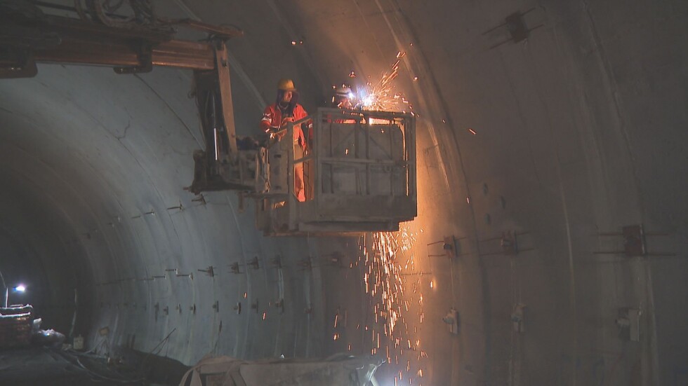 Четвърта година продължава ремонтът на тунелите в прохода "Витиня"