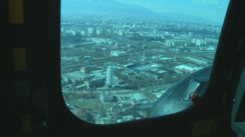 Каракачанов инспектира границата с хеликоптер заради опасността от мигрaнтски натиск