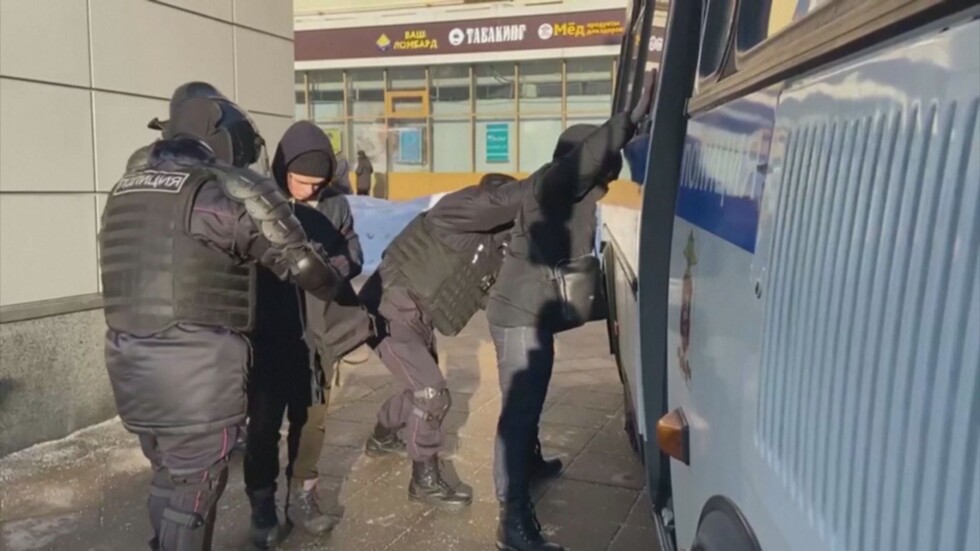 Отново арести на протестиращи в подкрепа на Навални в Русия