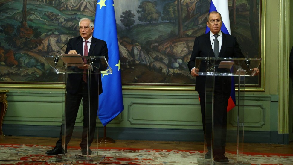 Напрежението между ЕС и Русия: Трудни разговори между Лавров и Борел в Москва