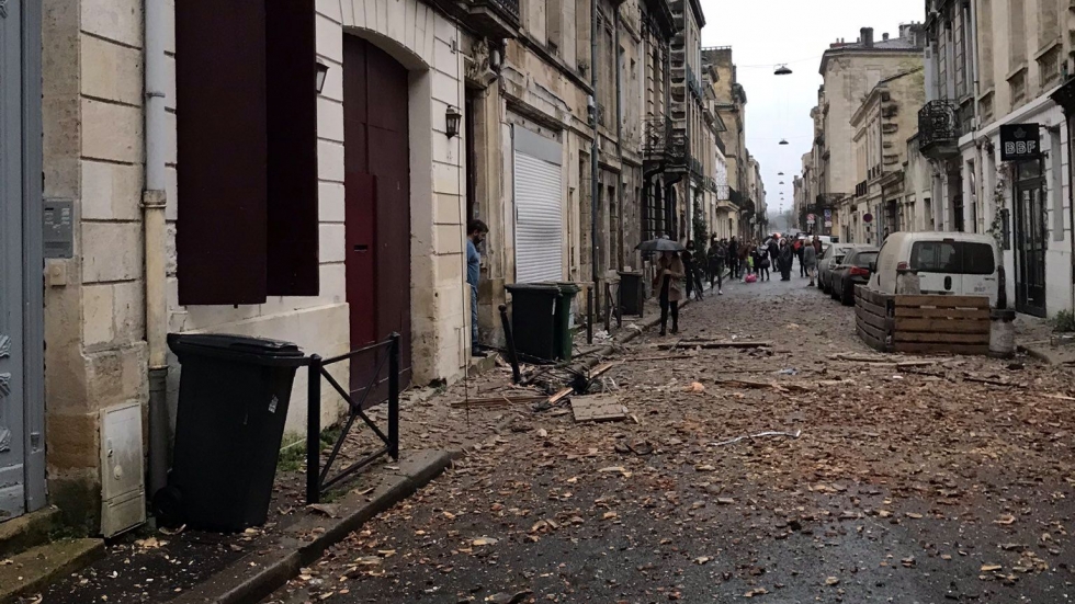Експлозия в центъра на Бордо, има пострадали (СНИМКИ и ВИДЕО)