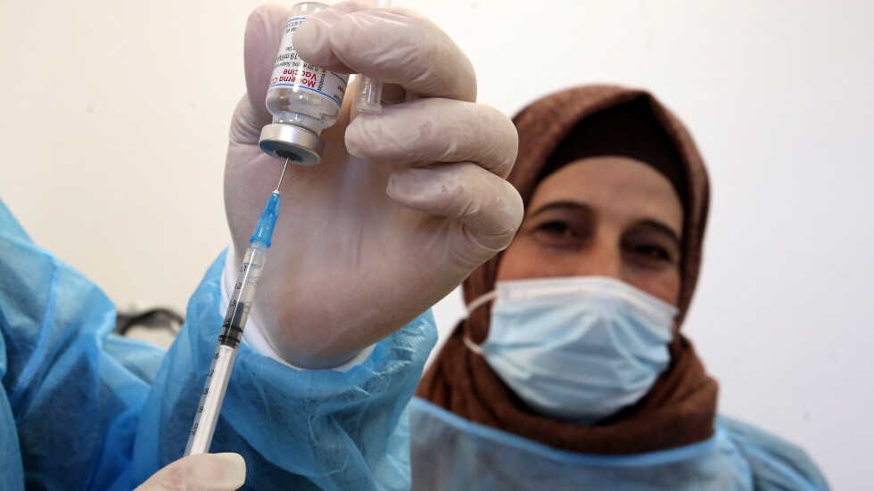 В Израел повече от половината население е ваксинирано срещу COVID-19