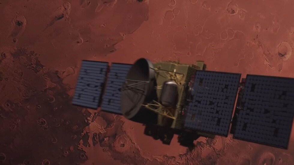 Космически успех: Сондата на ОАЕ навлезе в орбитата на Марс