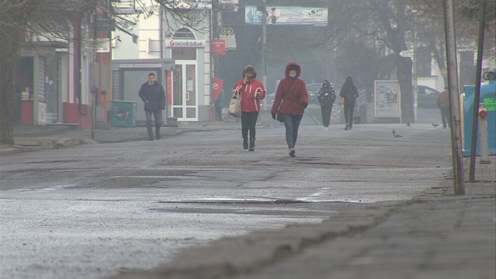 Маски по улиците на Кюстендил заради многото COVID болни