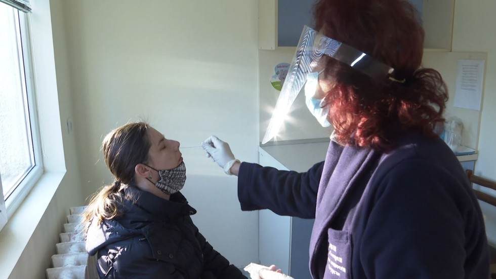 В Бургас разкриват пунктове за безплатно изследване с антигенни тестове