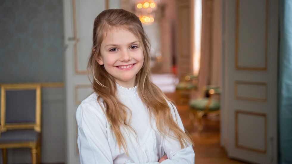 Шведската принцеса Естел навърши 9 – вижте чудесната й фотосесия!