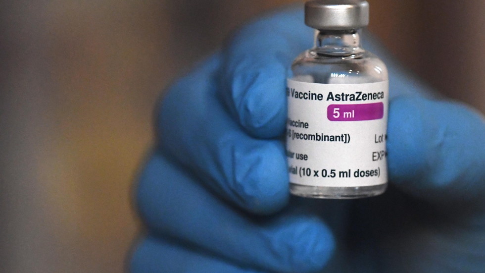 ЕМА: Засега няма доказателство за връзка между ваксината на „АстраЗенека“ и случаите на тромбози