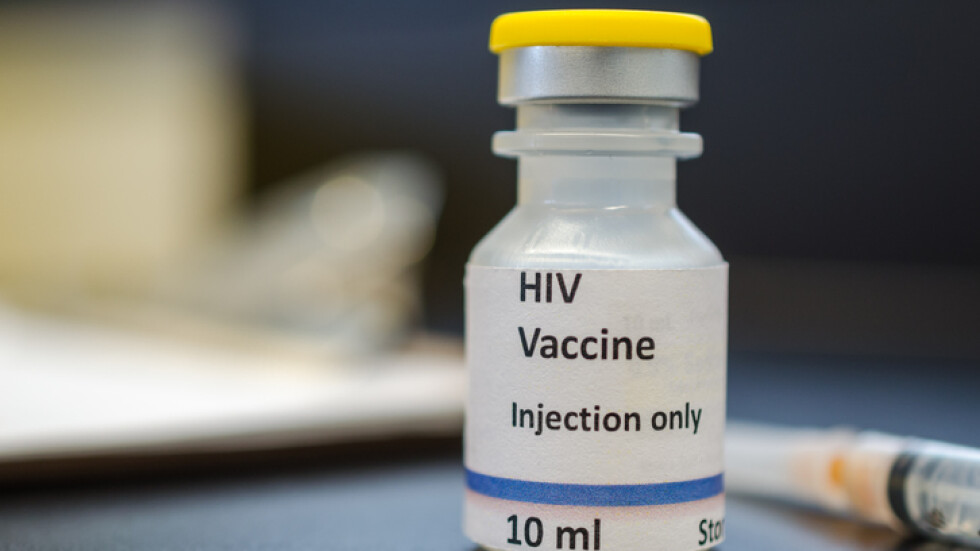 Имунизираха първите пациенти с експерименталната ваксина за ХИВ на „Модерна“