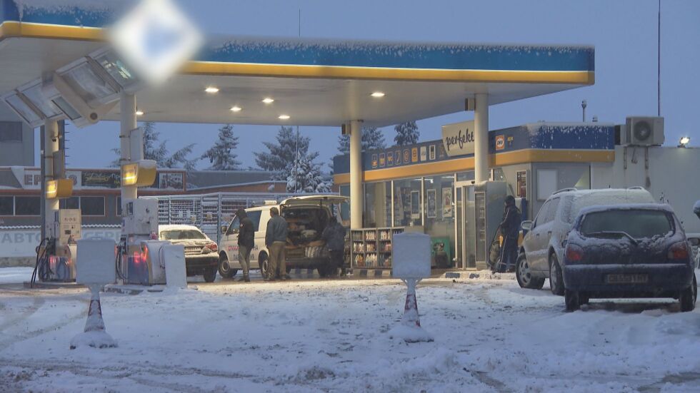 Все още издирват извършителя на грабежа на бензиностанция в София