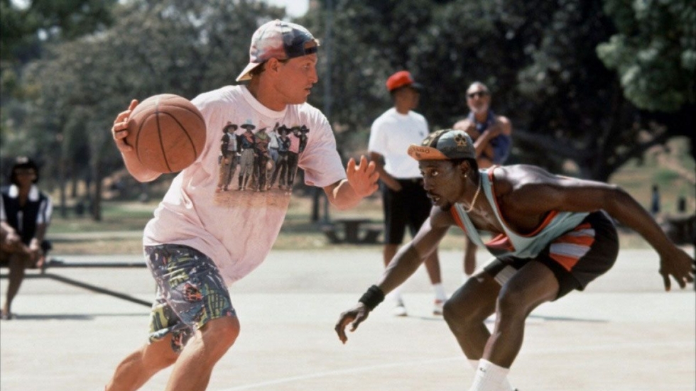 "Шампиони": Уди Харелсън е упорит и избухлив баскетболен треньор в нов спортен филм