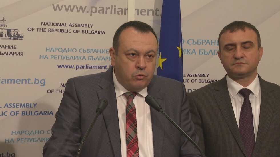 ДПС ще вземе решение за кабинета "Денков" след връщането на втория мандат