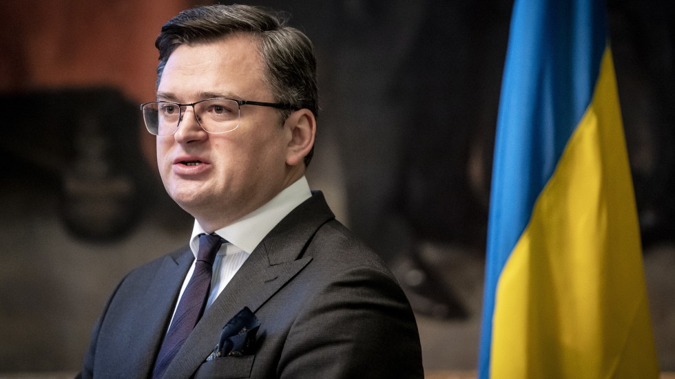 Украинският външен министър е на посещение в България