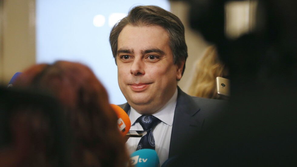 Асен Василев: Не е удачно да се сменя гуверньорът на БНБ  при толкова тежки кризи
