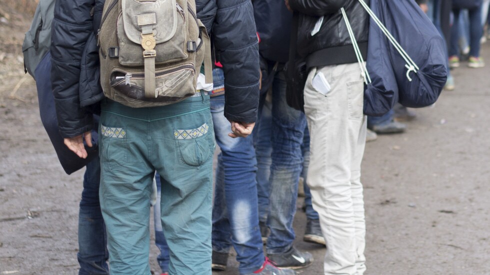 Откриха 43-ма нелегални мигранти в камион на АМ „Тракия“