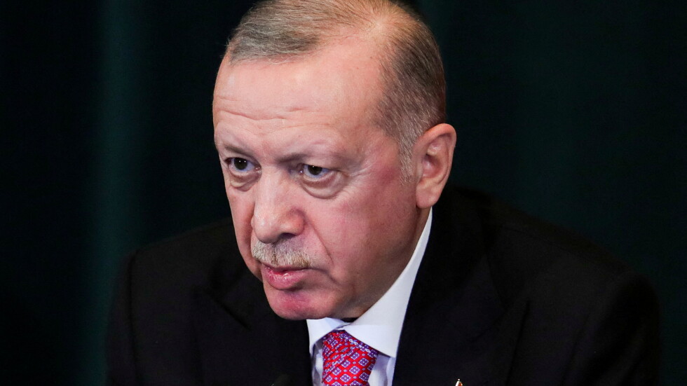 Реджеп Ердоган отмени публичните си изяви заради здравословни проблеми