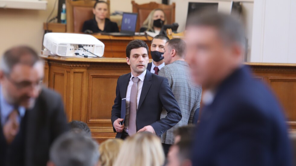 Българските политици успяха да се сблъскат и за Украйна (ОБЗОР КЪМ 12:00)