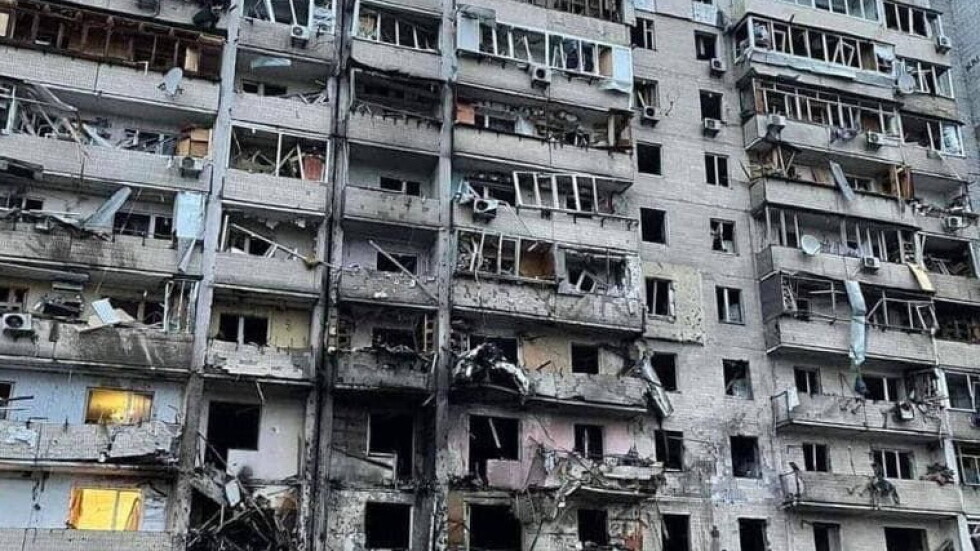 Вижте разрушенията в Киев (СНИМКИ и ВИДЕО)