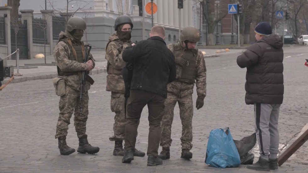 Специалният пратеник на bTV: Украинската армия се готви за улични боеве в Киев