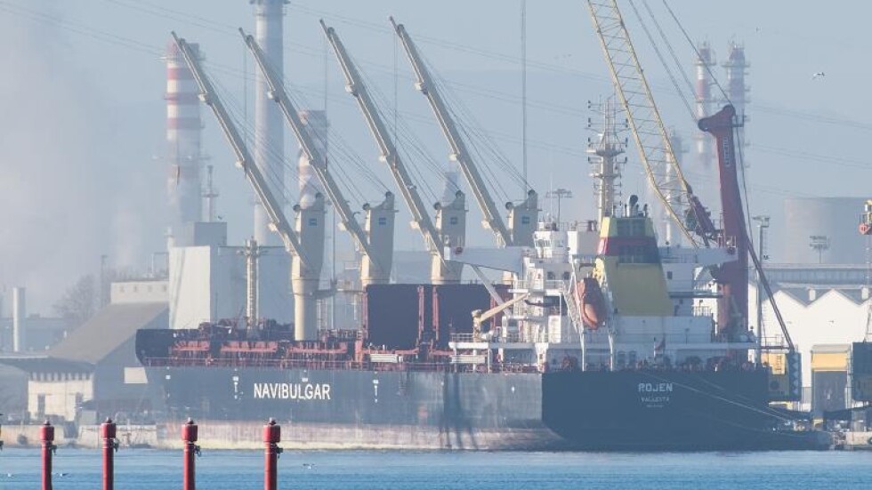 Два кораба с българи на борда са блокирани на украински пристанища