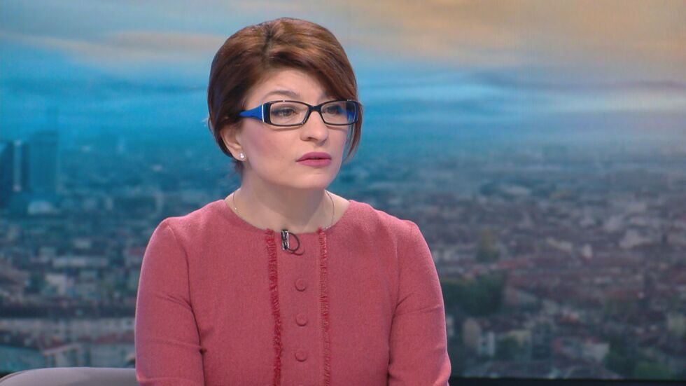 Десислава Атанасова: Съдебната реформа се ползва за PR от ПП и ДБ