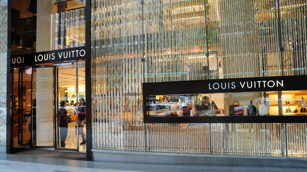Louis Vuitton: Как едно бездомно момче създаде луксозен моден гигант