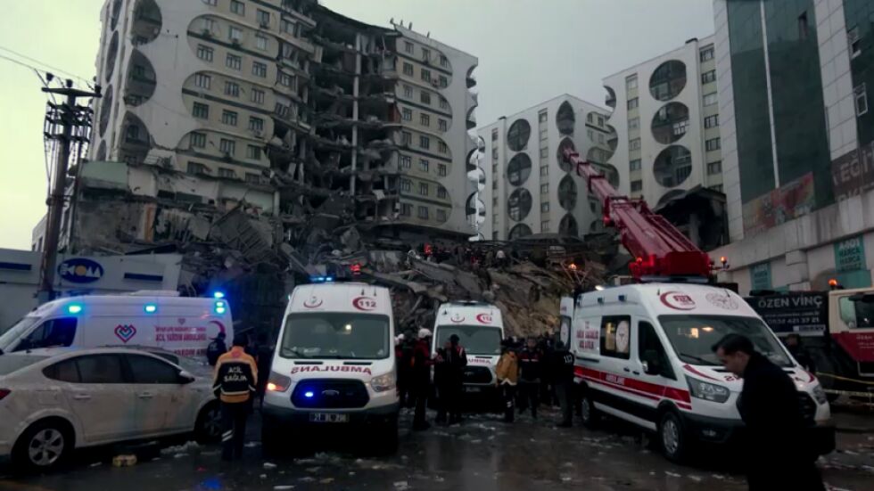 Жител на Турция пред bTV: Преди земетресението се чу шум под земята