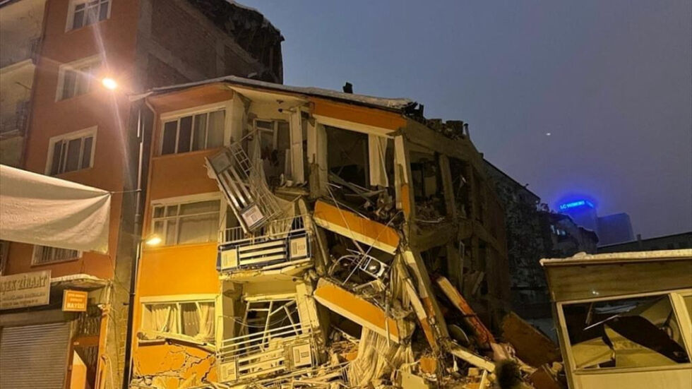 Земетресенията в Турция продължават
