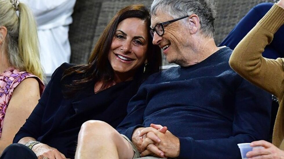 Бил Гейтс с ново гадже, но не бърза да я запознава с децата си