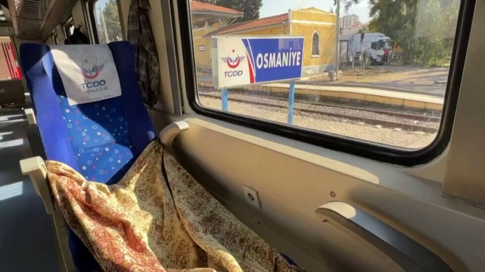 В Османие 700 души нощуват в пътнически влак