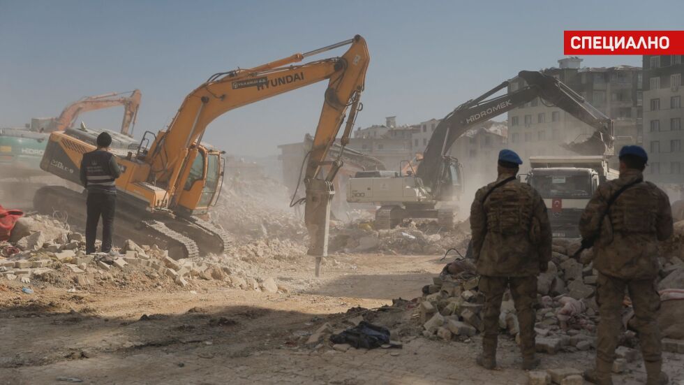 Специалният пратеник на bTV: Изграждат 30 000 жилища в Турция, спира издирването в област Ислахие