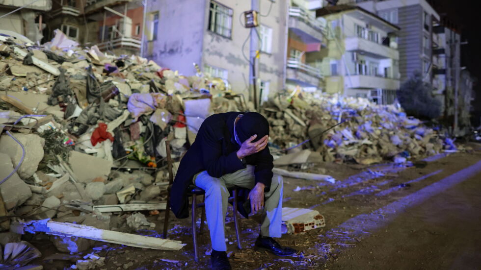 Жертви и ранени и в Сирия след новите силни трусове в Турция