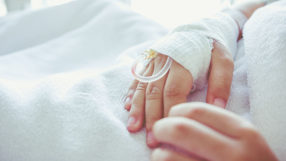 Бебе на 20 дни е прието в болница с жълтеница, изписаха го със счупен крак