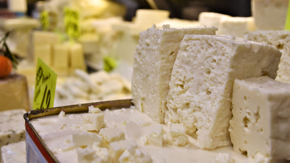 Цените на млечните продукти: Колко струва сиренето в Гърция, Испания и Франция?