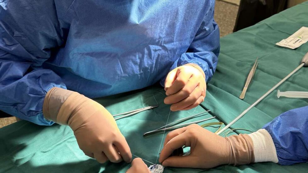 След 10-часова сложна операция: Съдови хирурзи спасиха 81-годишна жена (СНИМКИ)