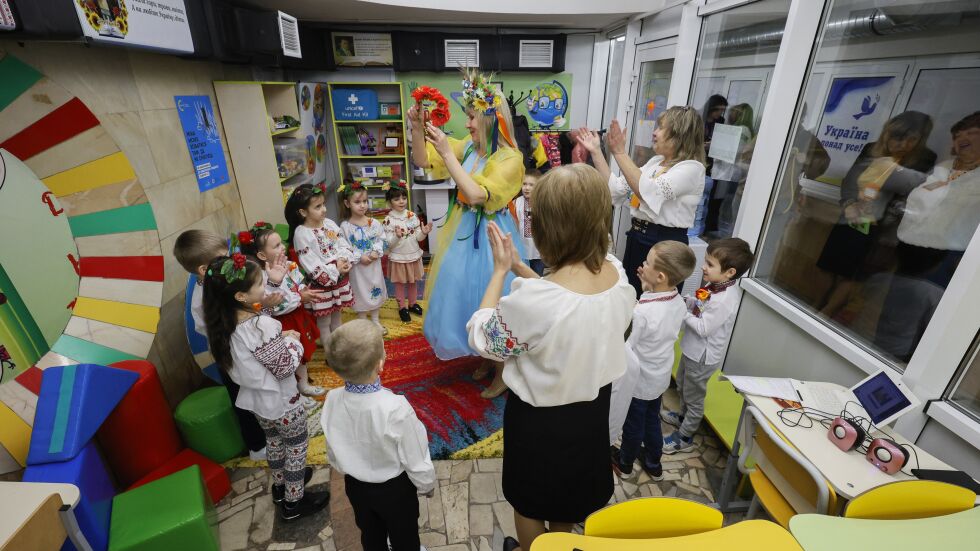 Войната в Украйна: Харков изгради подземни училища (СНИМКИ)
