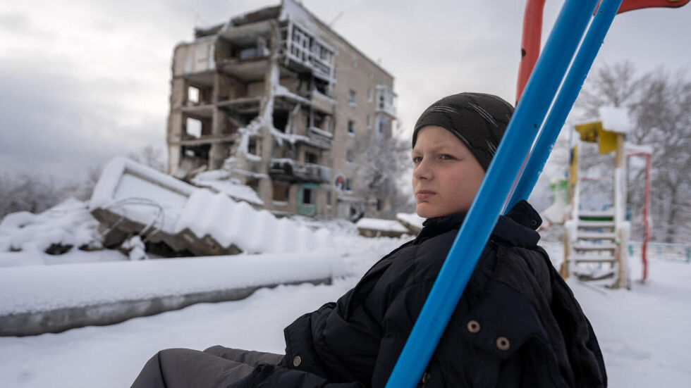 Две години война в Украйна: Как оцеляват децата на фронтовата линия и как ги посрещаме у нас