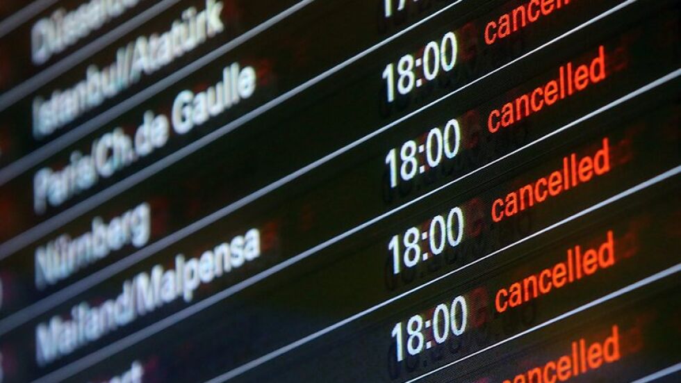 Заради нарушени права на пътниците: Критики към „Ер Франс“, „Райънеър“ и още шест авиокомпании