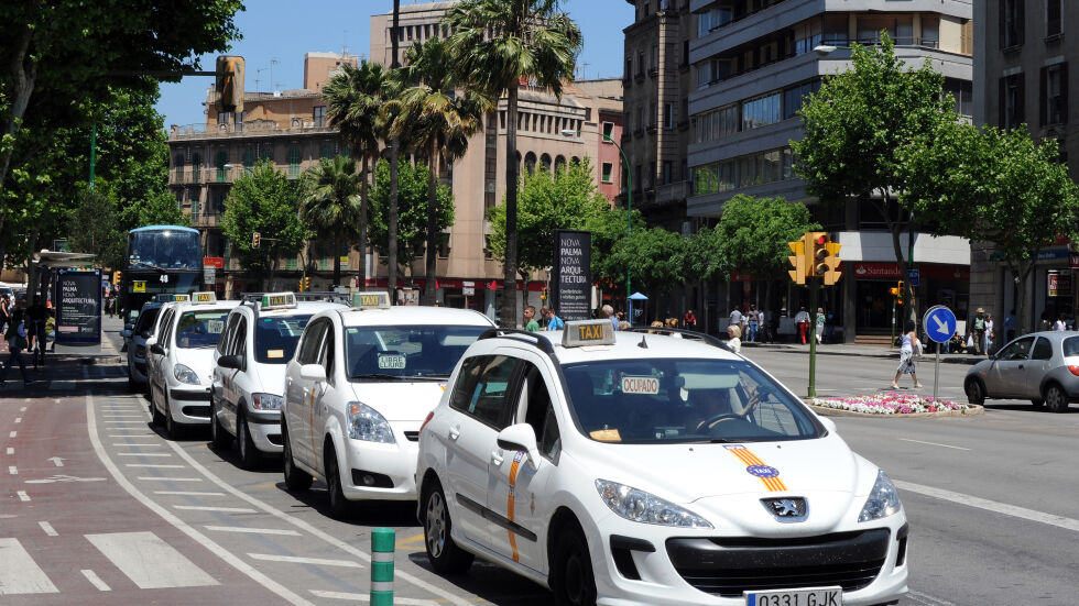 Uber - таксито, което не е такси и бизнес приключенията им във Франция