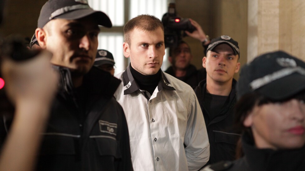 Енимехмедов получи 3.5 години затвор – за хулиганство и закана