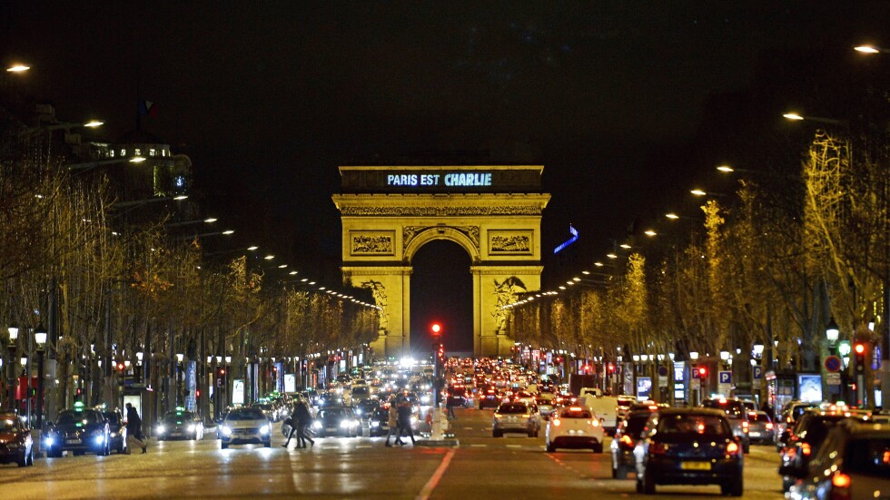  "Поход на солидарността" събира 1 милион души в Париж