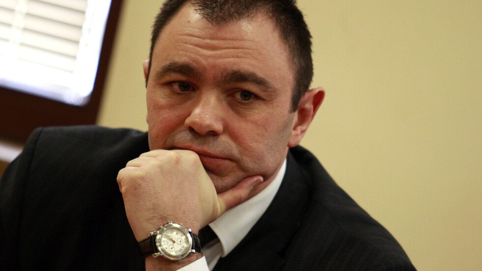 Властта намери начин да се освободи от Светлозар Лазаров