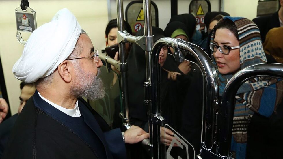 Президентът на Иран отиде на работа с метро