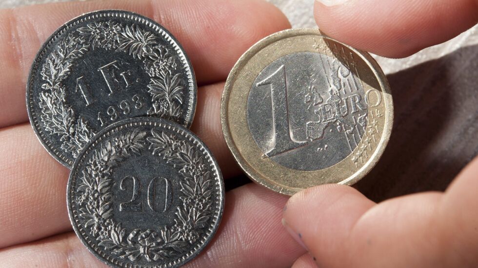 Вноската на семейство по ипотечен кредит скочила двойно заради поскъпналия швейцарски франк 