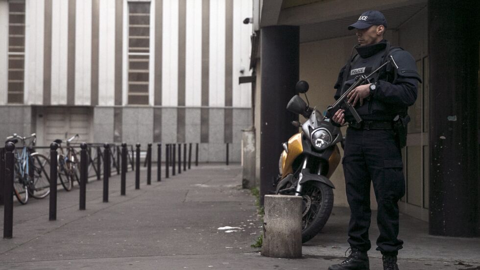 Франция: Разследват залагането на 4 газови бутилки и детонатор като възможен тероризъм