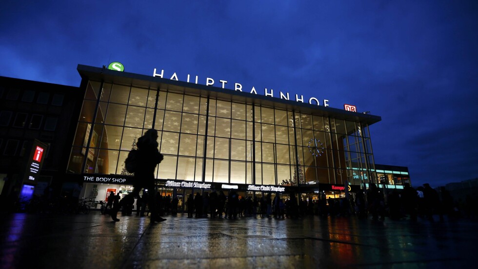 Десетки нападнати жени в новогодишната нощ в Кьолн и Хамбург