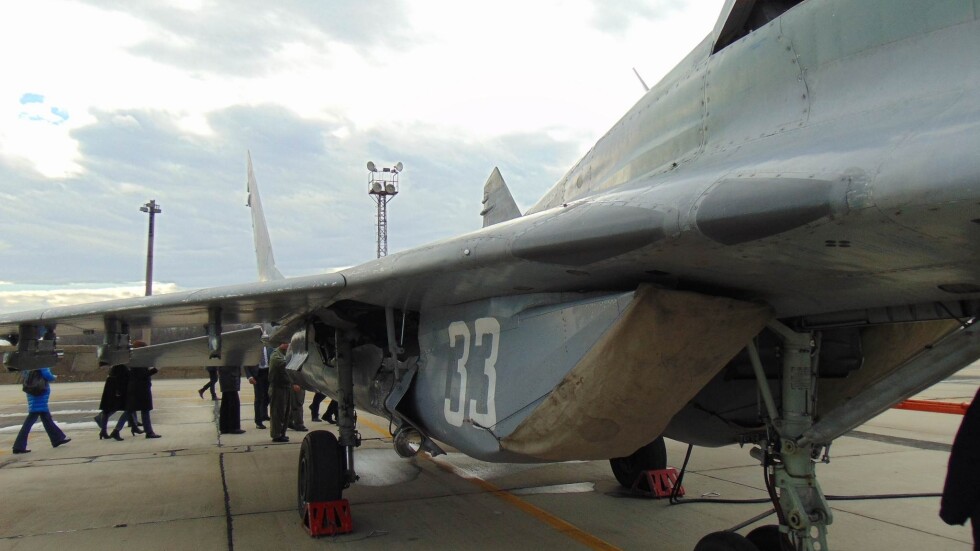 Николай Ненчев: Ще купуваме нови двигатели за МиГ-29, но не от Русия